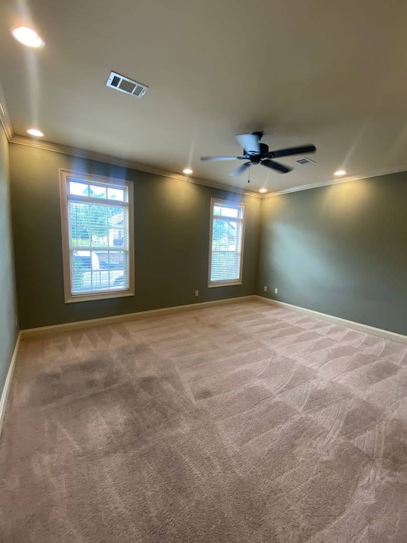 Auburn House: 1076 Runningvine Lane