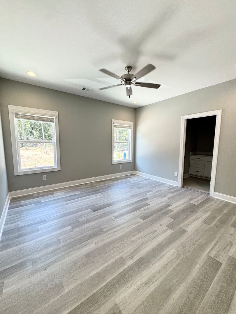 Auburn House: 2038 Downs Way