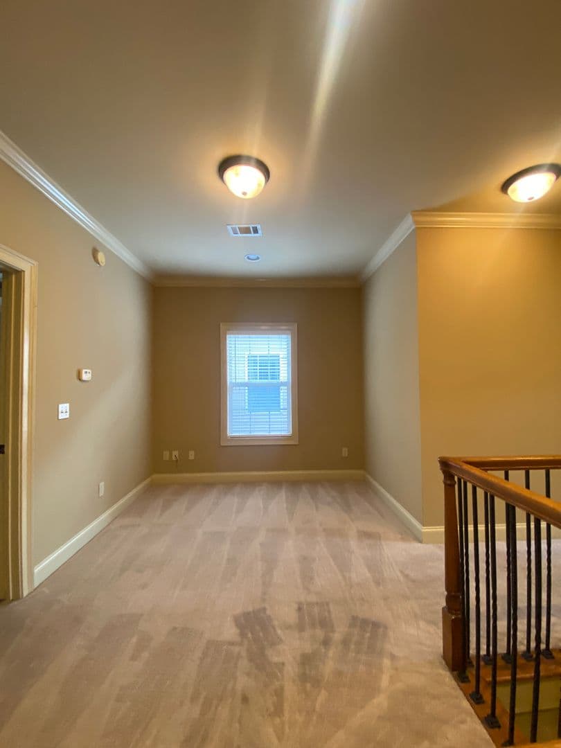 Auburn House: 1076 Runningvine Lane