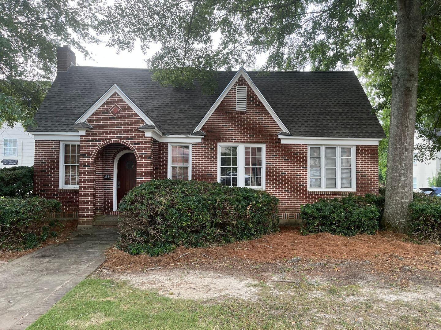 Auburn House: 358 E Magnolia Ave