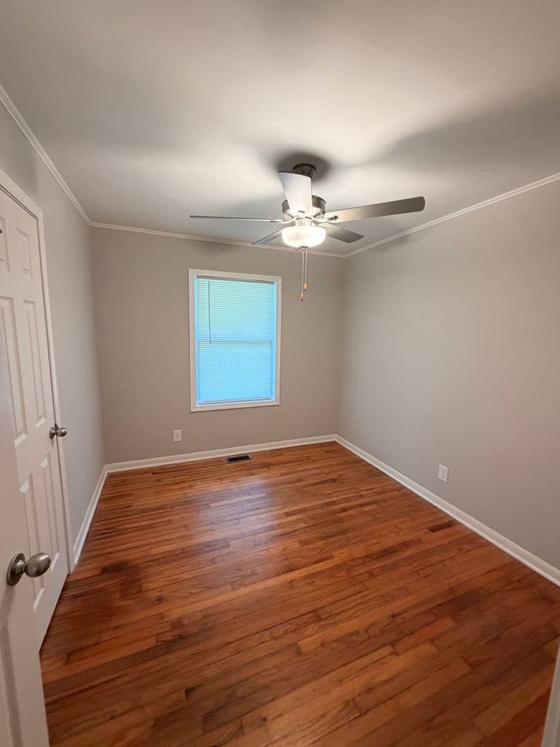 Auburn House: 1571 Saugahatchee Rd