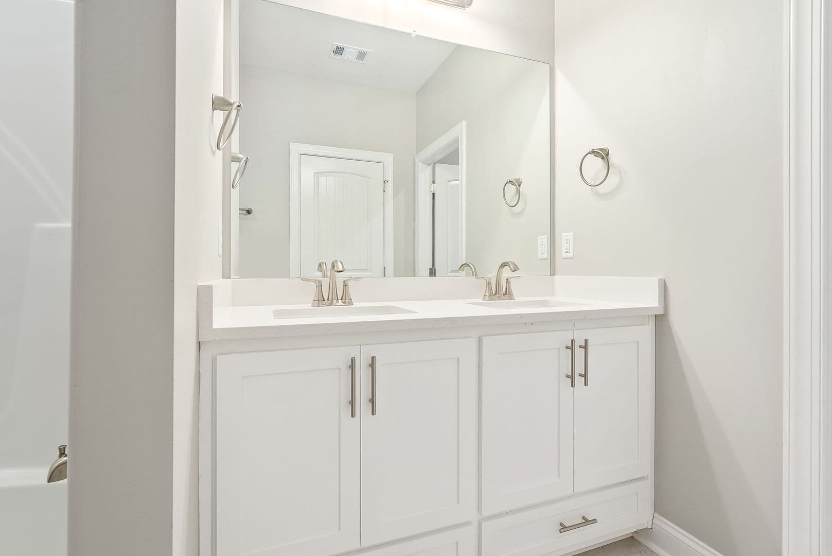 Auburn Apartment: Downs Way