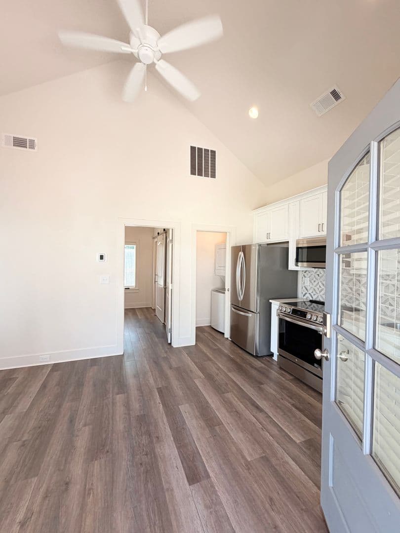 Auburn Apartment: 310 E Thach Ave