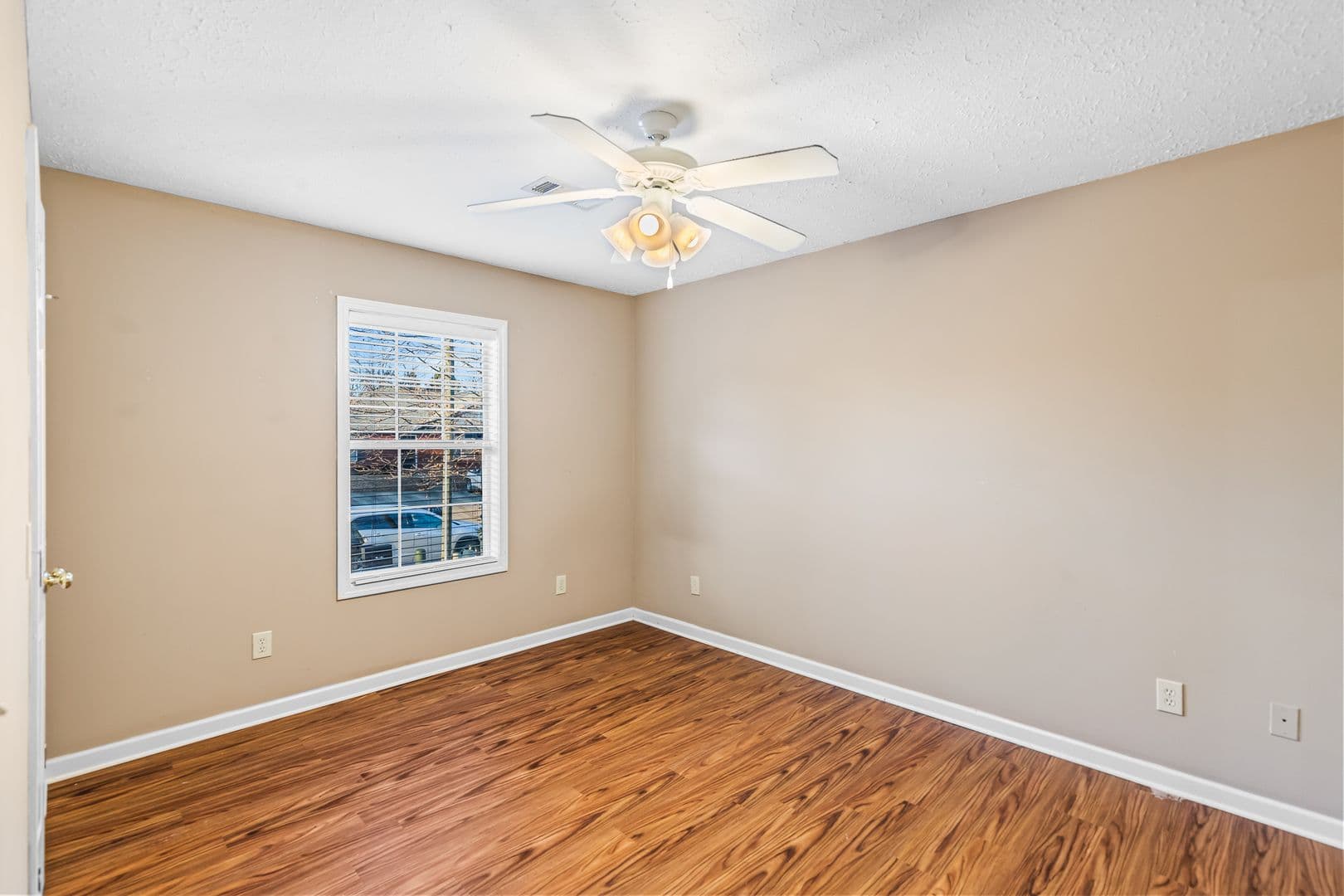 Auburn Apartment: Longleaf Crossing