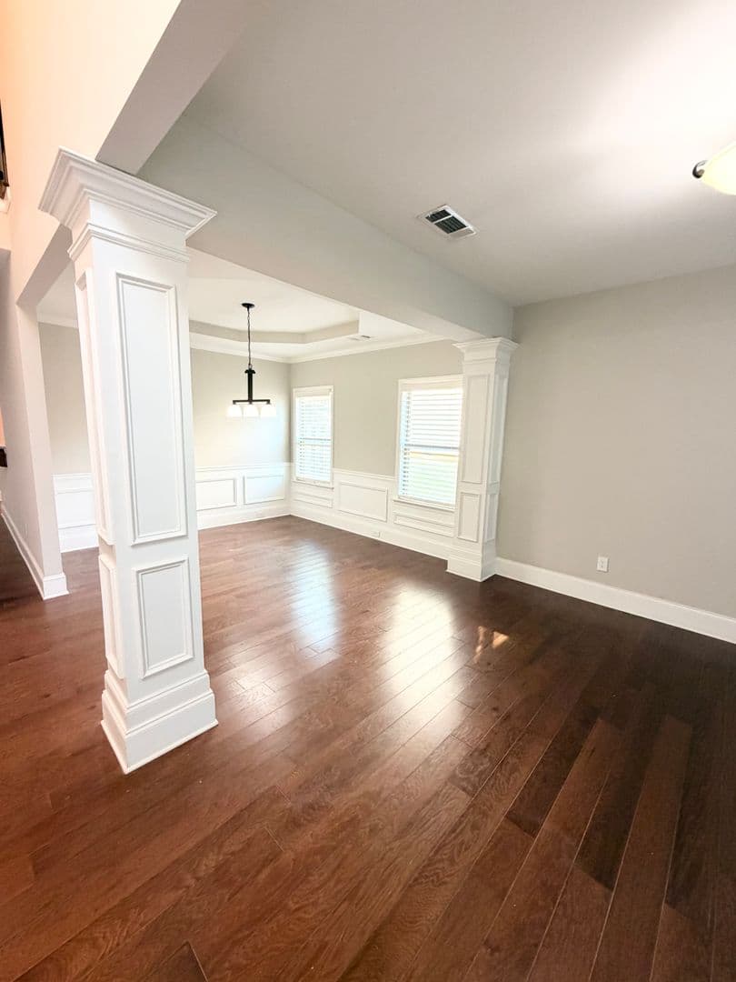 Auburn House: 1173 Weatherford St