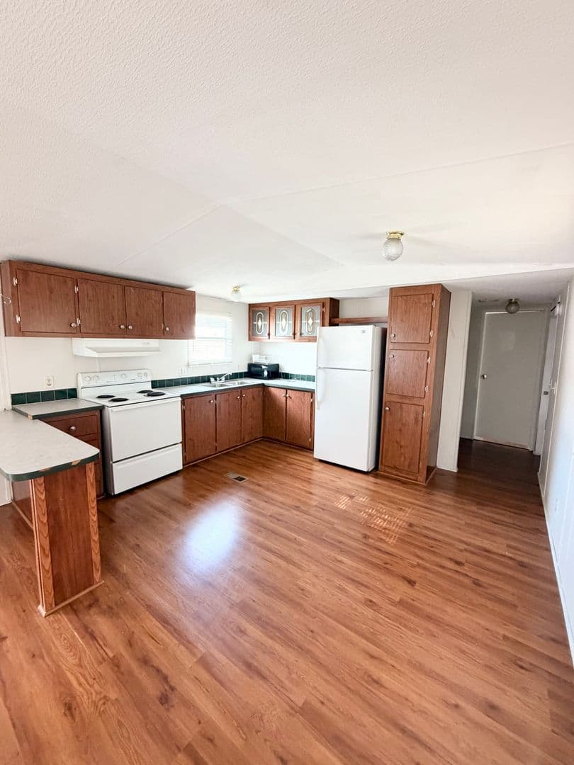 Auburn House: 1100 Stonegate Dr Lot 106