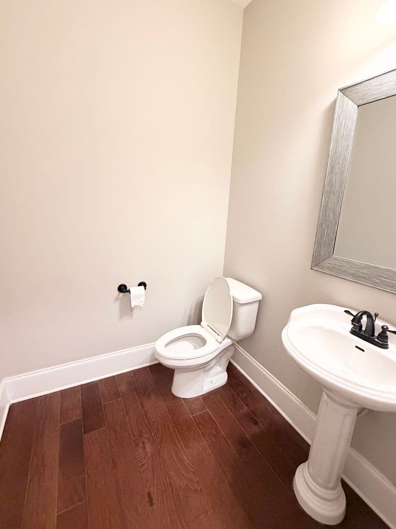 Auburn House: 1173 Weatherford St