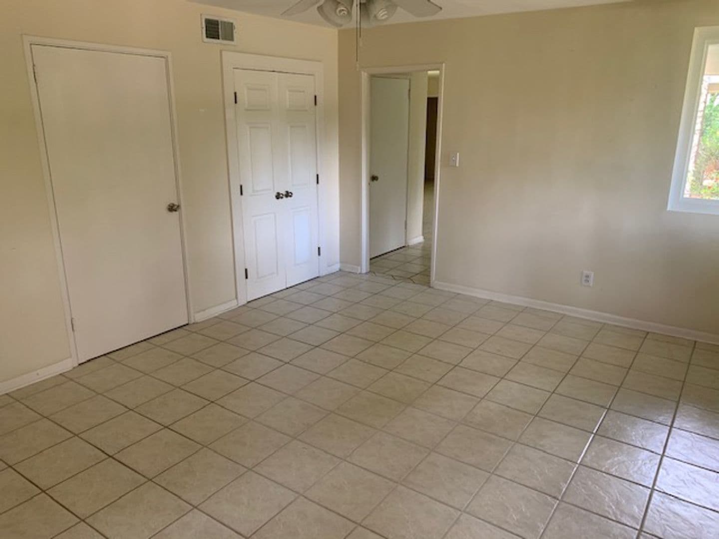 Auburn House: 1209 Loftin Dr