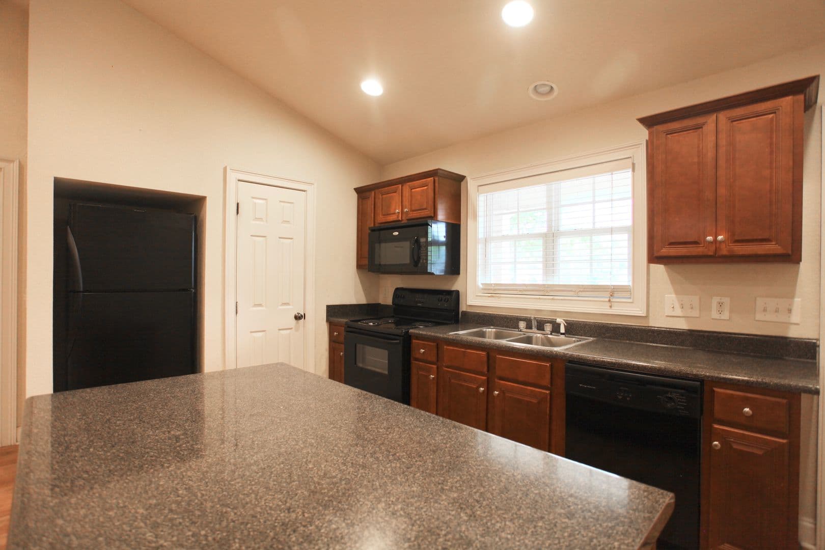 Auburn Apartment: Eagles Landing