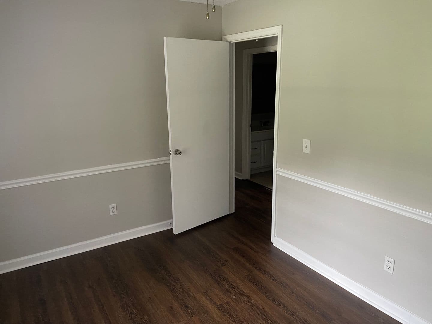 Opelika House: 800 Lee Road 400