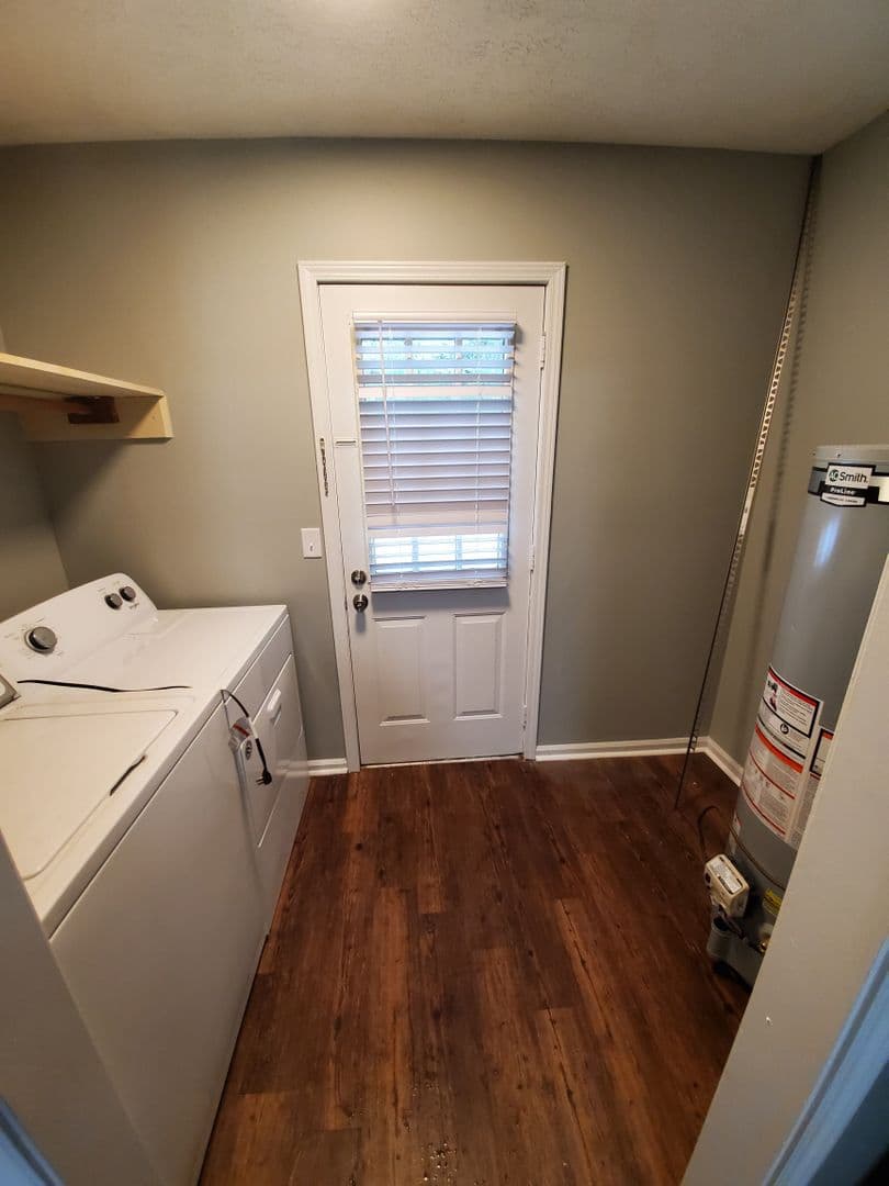 Auburn House: 1313 Hampton Dr