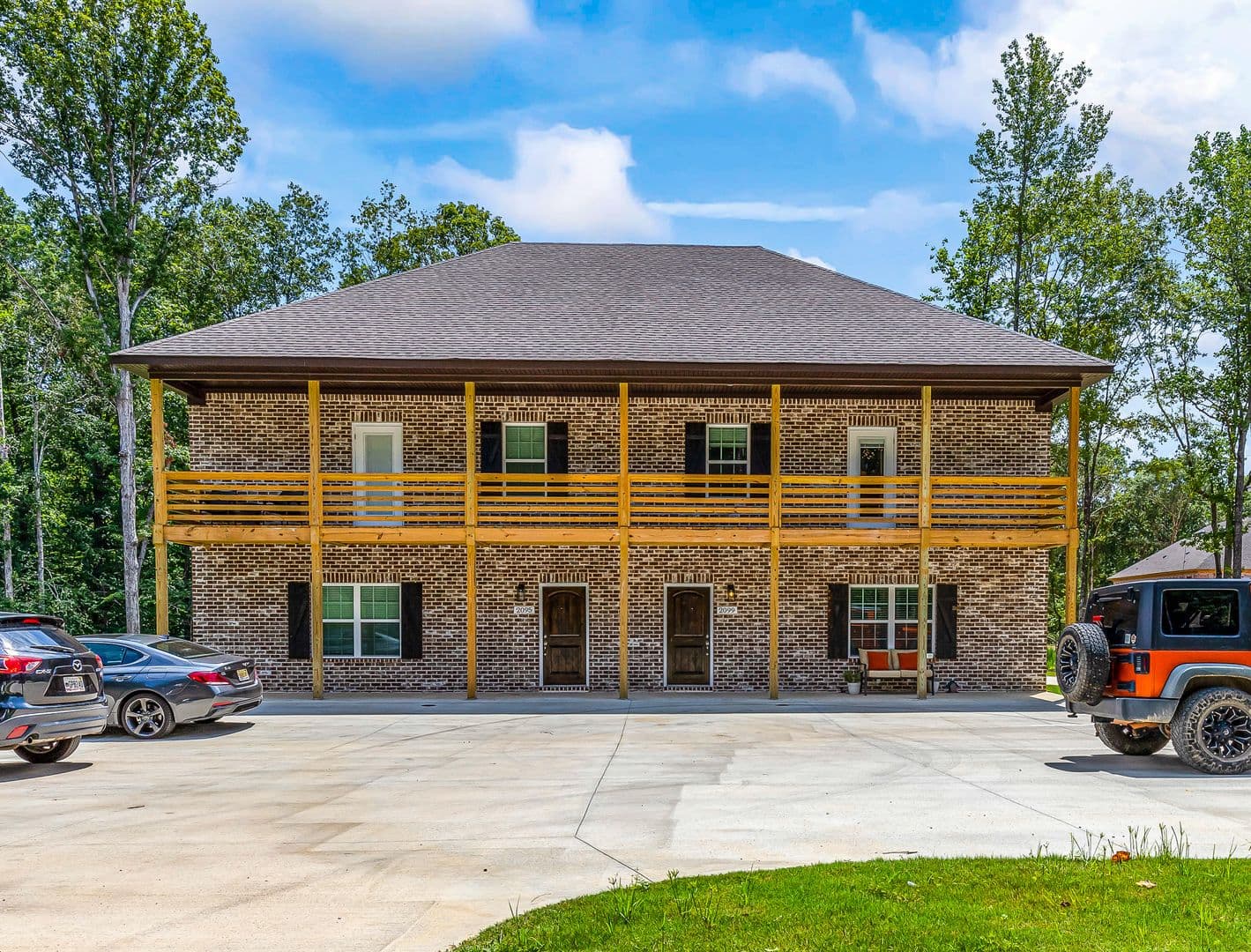 Auburn Apartment: Downs Way