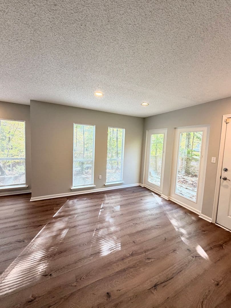 Auburn House: 379 Butternut Dr