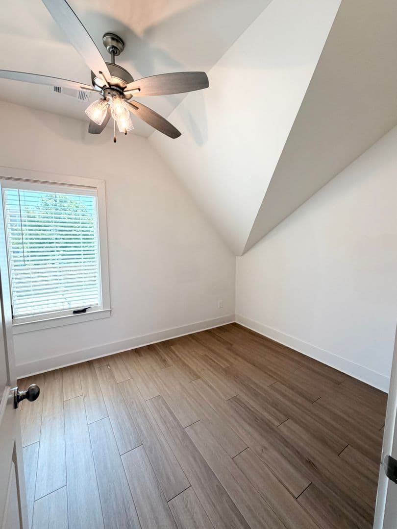 Auburn Apartment: 310 E Thach Ave