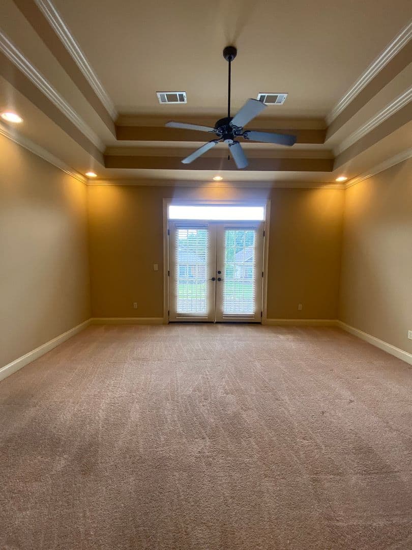 Auburn House: 1076 Runningvine Lane