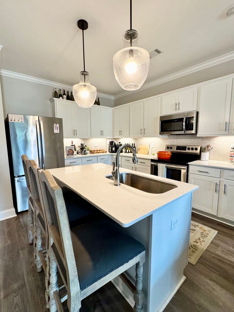 Auburn House: 504 Grey Oak Circle