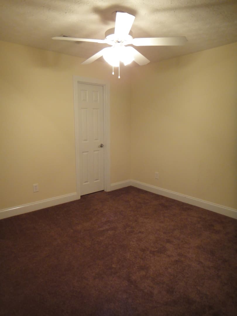 Auburn House: 3260 Millcreek Road 101