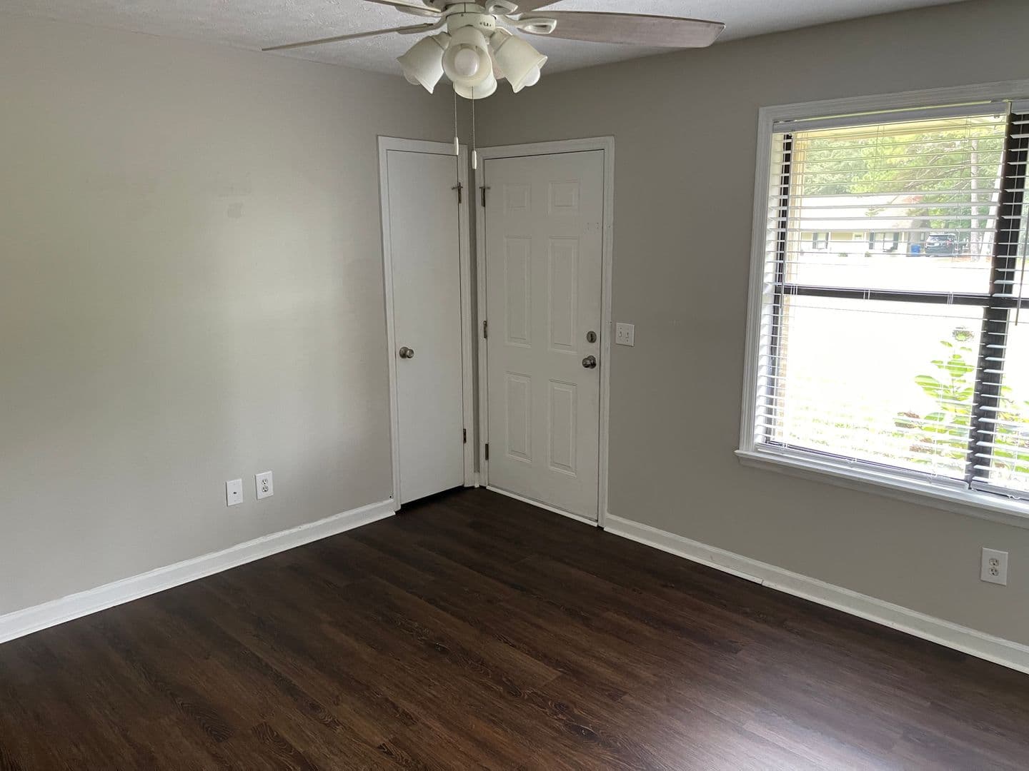 Opelika House: 800 Lee Road 400