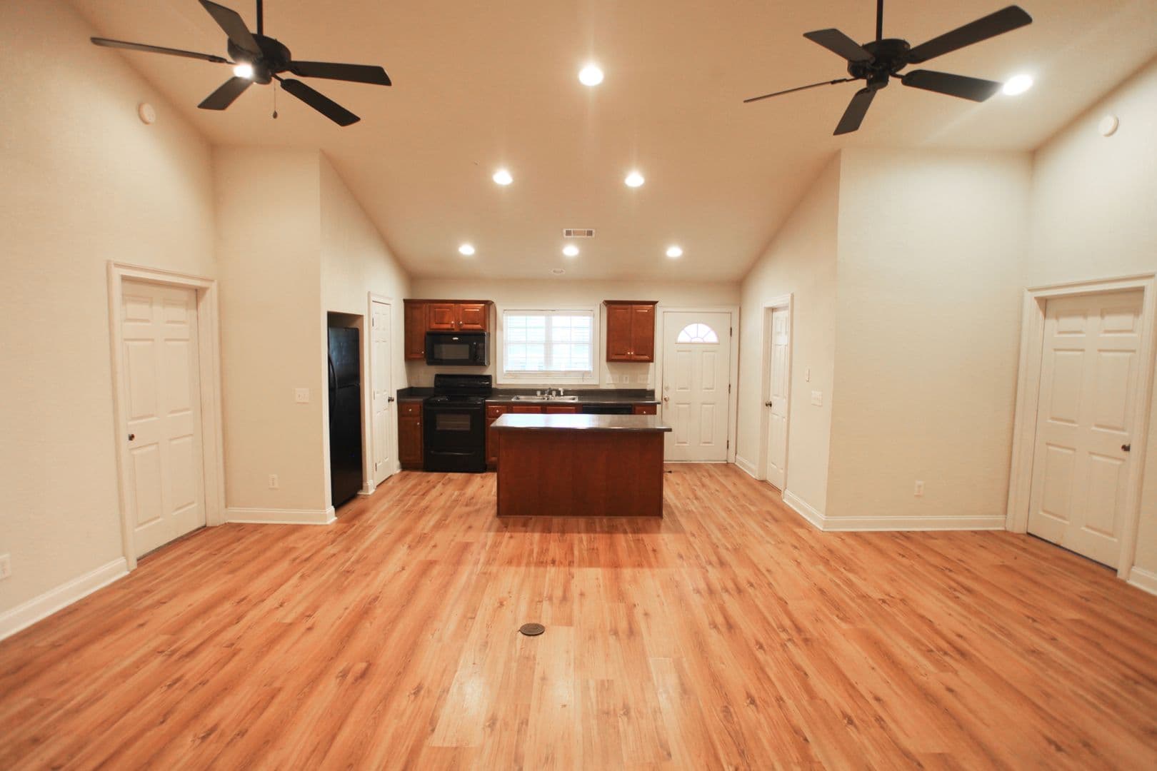 Auburn House: 807 W Longleaf Drive Unit 12