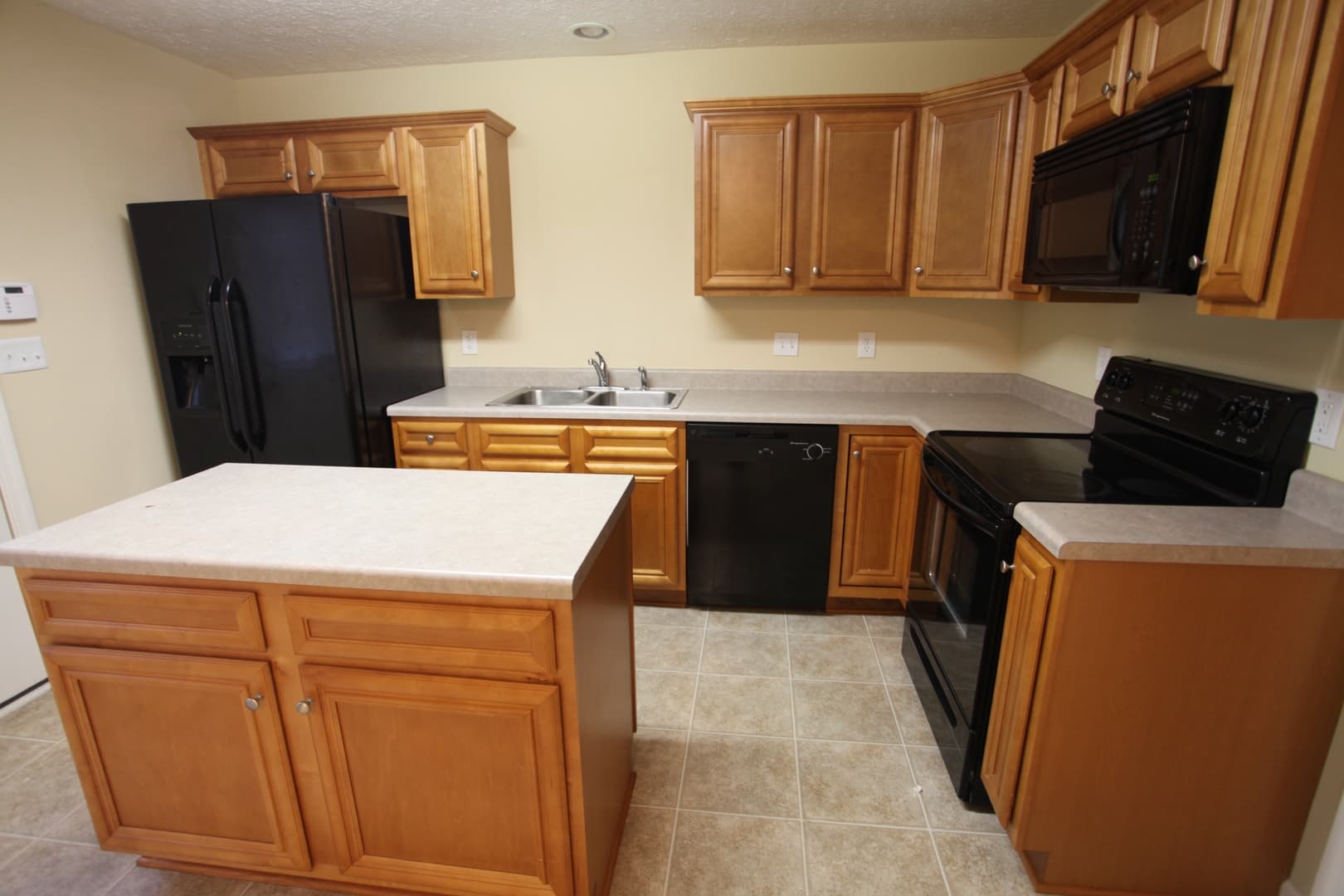 Opelika House: 2123 Cobblestone Dr