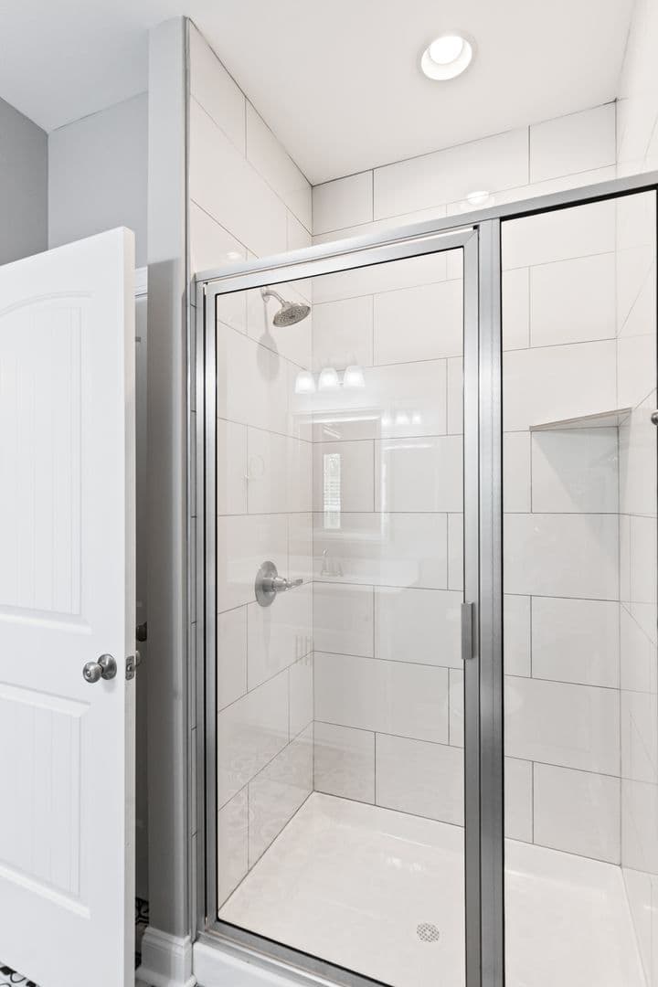 Auburn Apartment: Downs Way