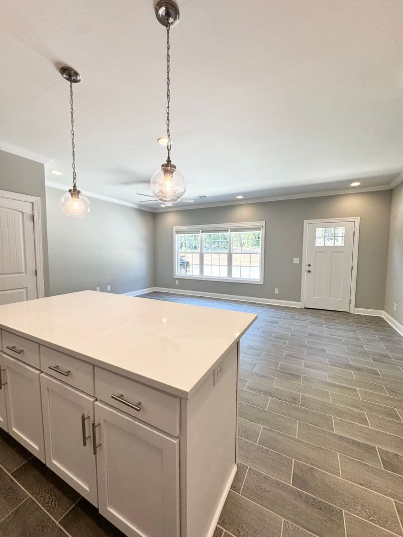 Auburn House: 2038 Downs Way
