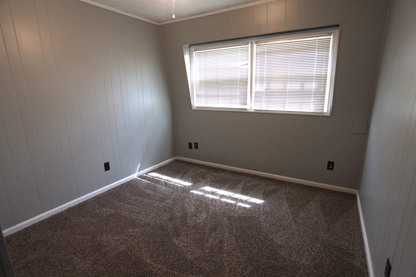 Auburn House: 1001 S Dean Road