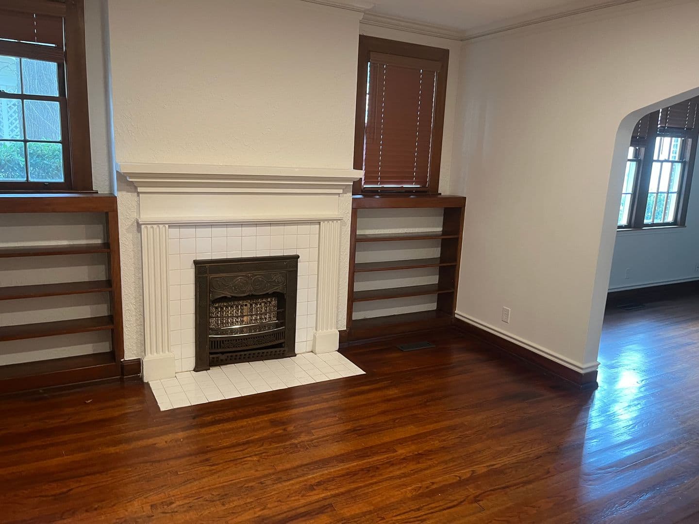 Auburn House: 358 E Magnolia Ave