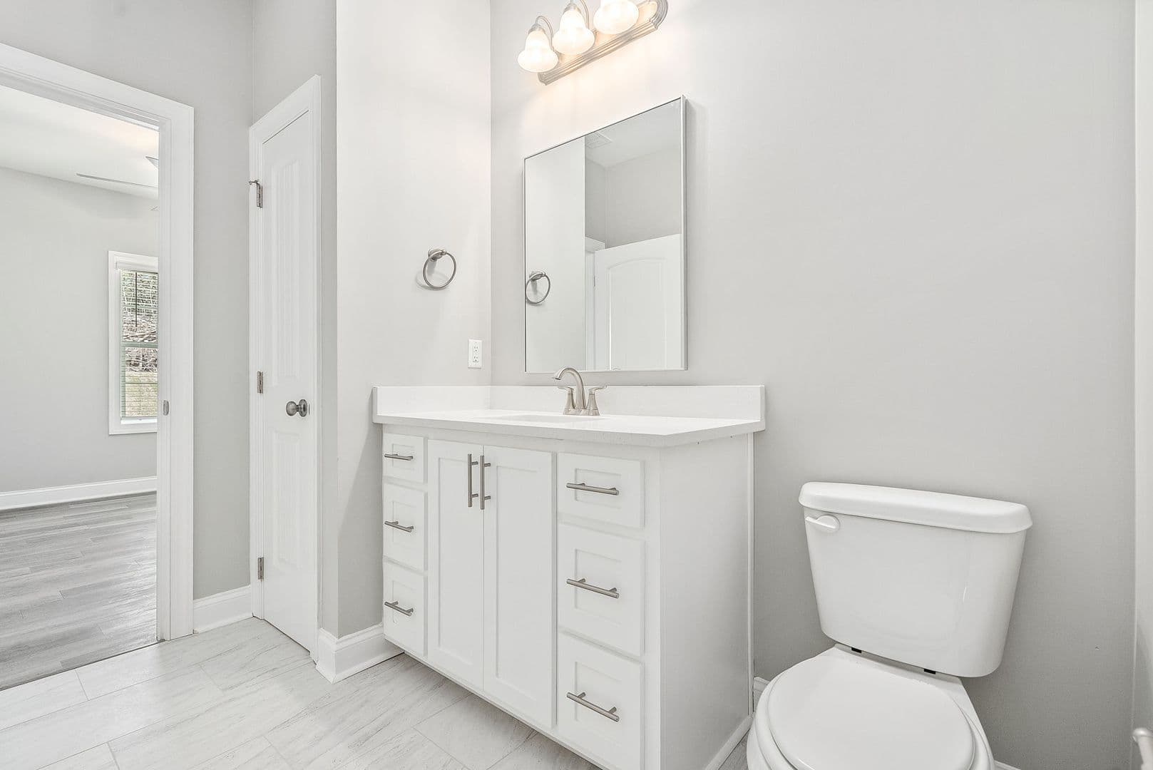 Auburn Apartment: Downs Way