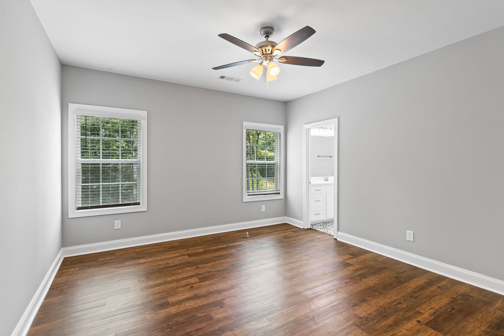 Auburn Apartment: Downs Way
