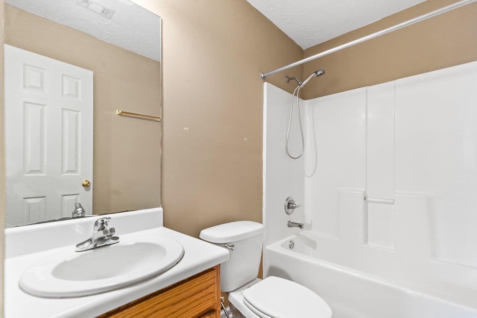 Auburn Apartment: Longleaf Crossing