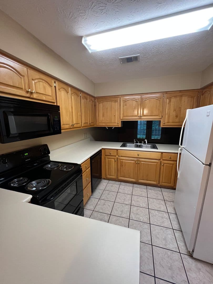 Auburn House: 136 Halal Court