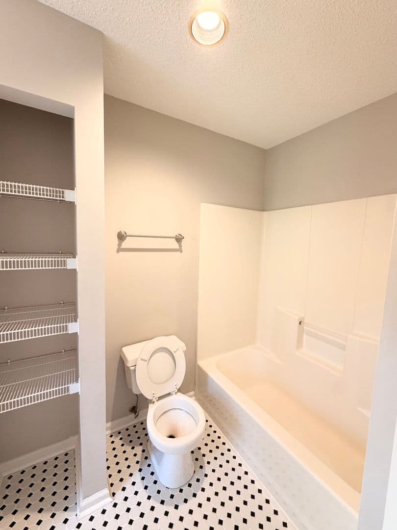 Auburn House: 379 Butternut Dr