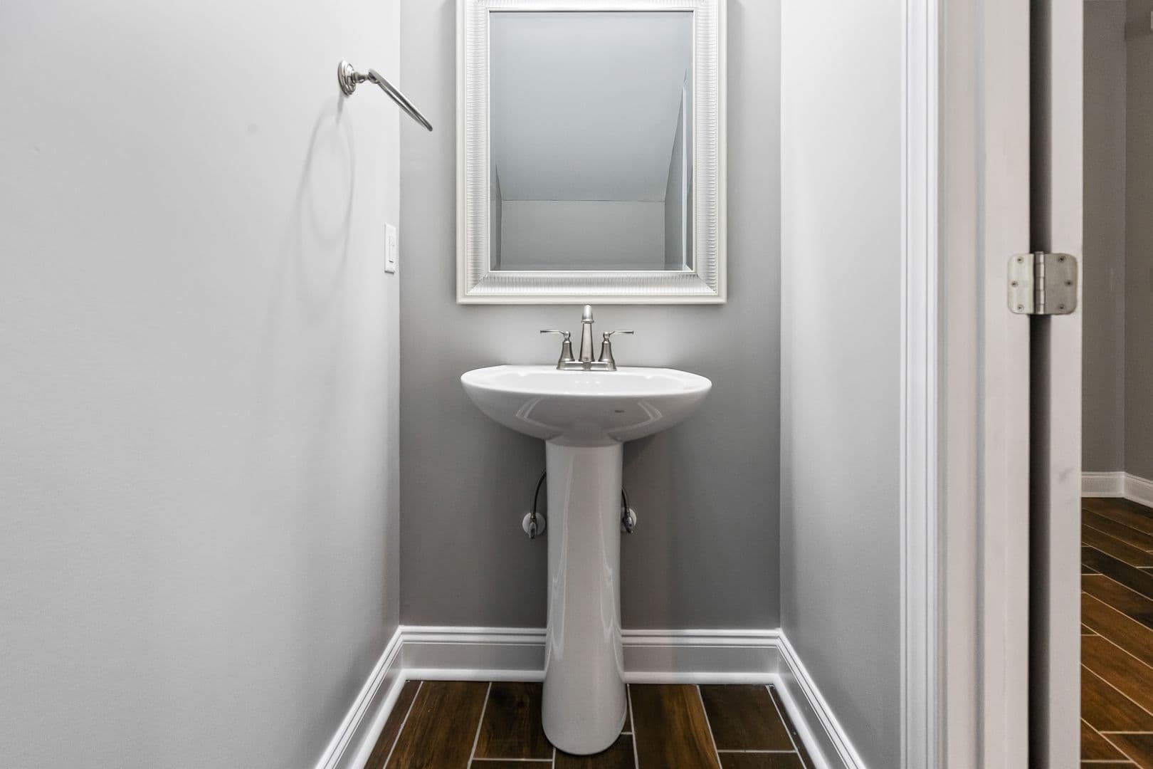 Auburn Apartment: Downs Way
