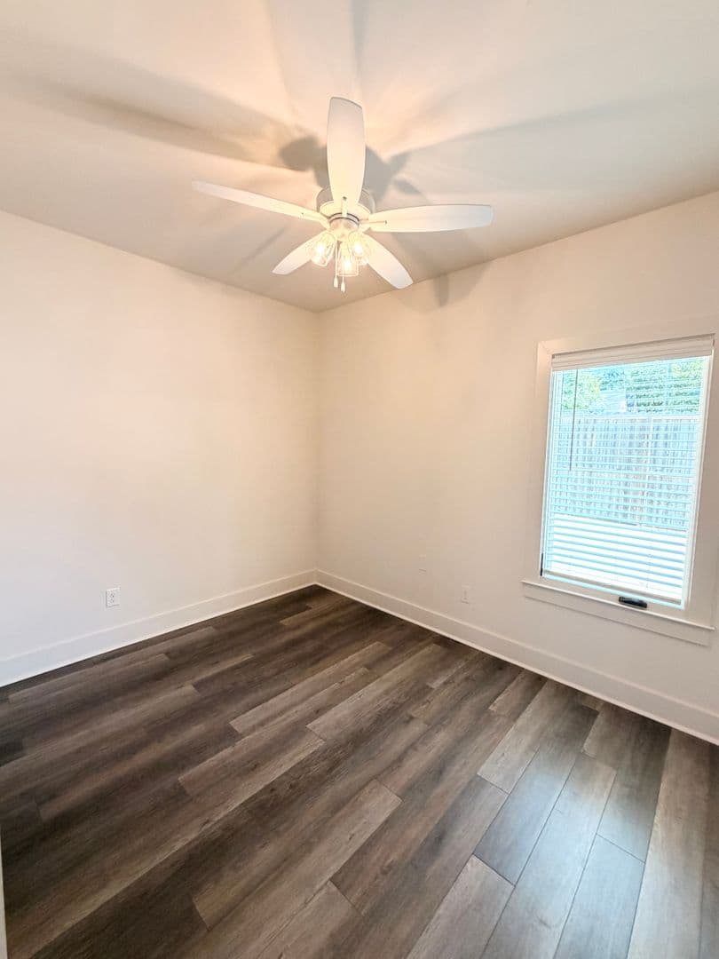 Auburn Apartment: 310 E Thach Ave