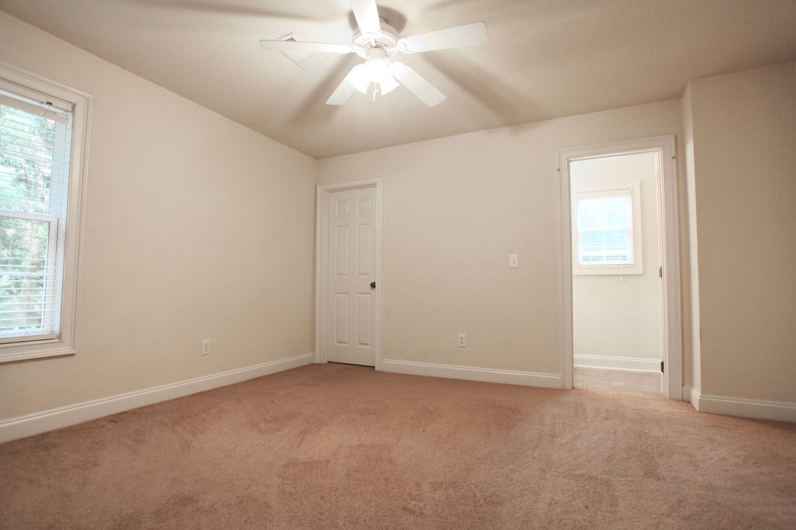 Auburn Apartment: Eagles Landing