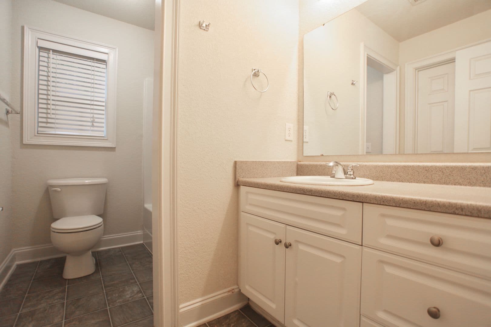 Auburn Apartment: Eagles Landing