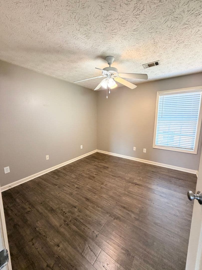 Auburn House: Ross Street- 303 N Ross Street Unit 204