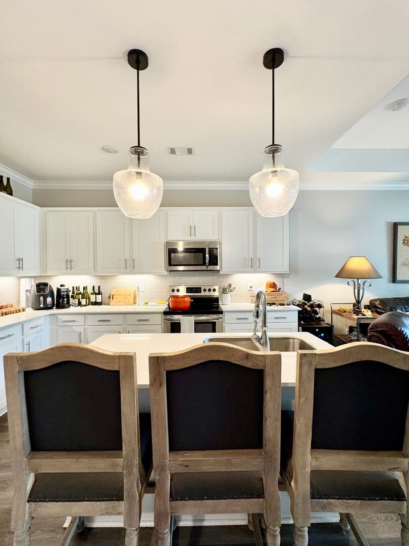 Auburn House: 504 Grey Oak Circle