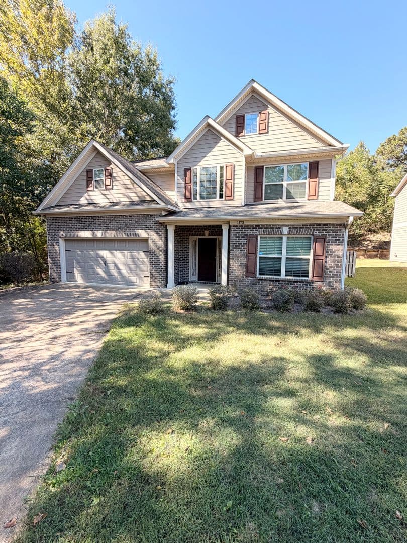 Auburn House: 1173 Weatherford St
