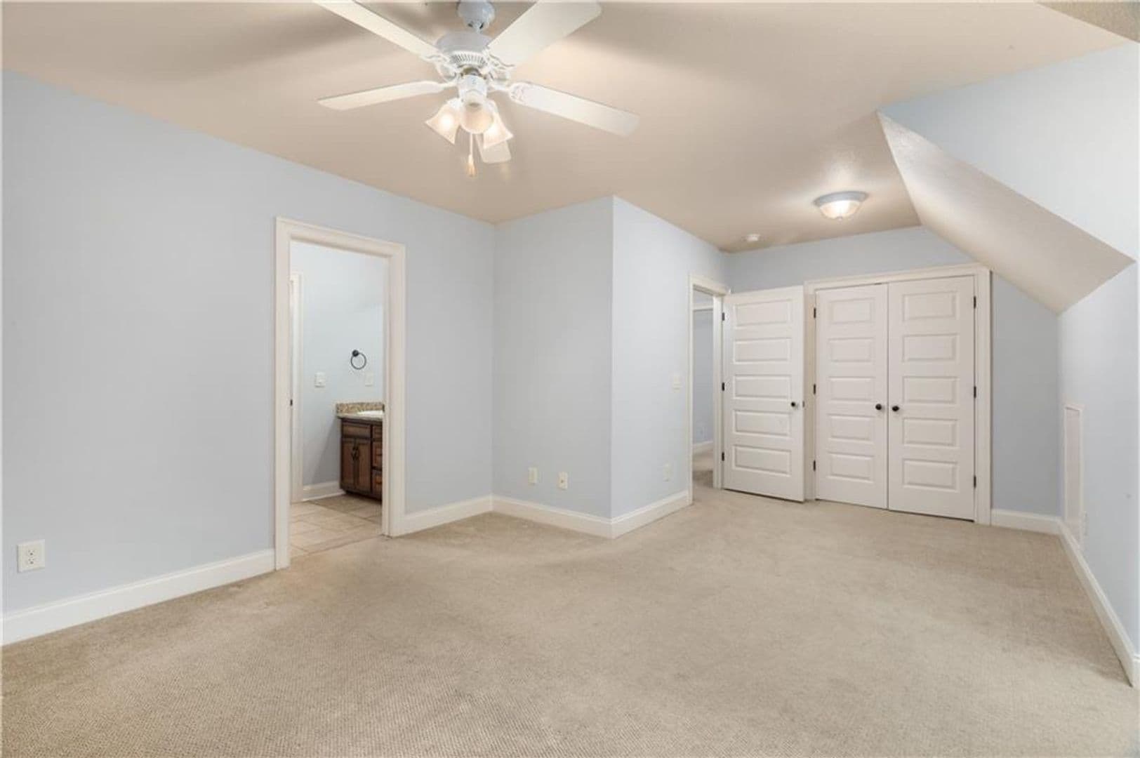 Auburn House: 178 Denali Ln