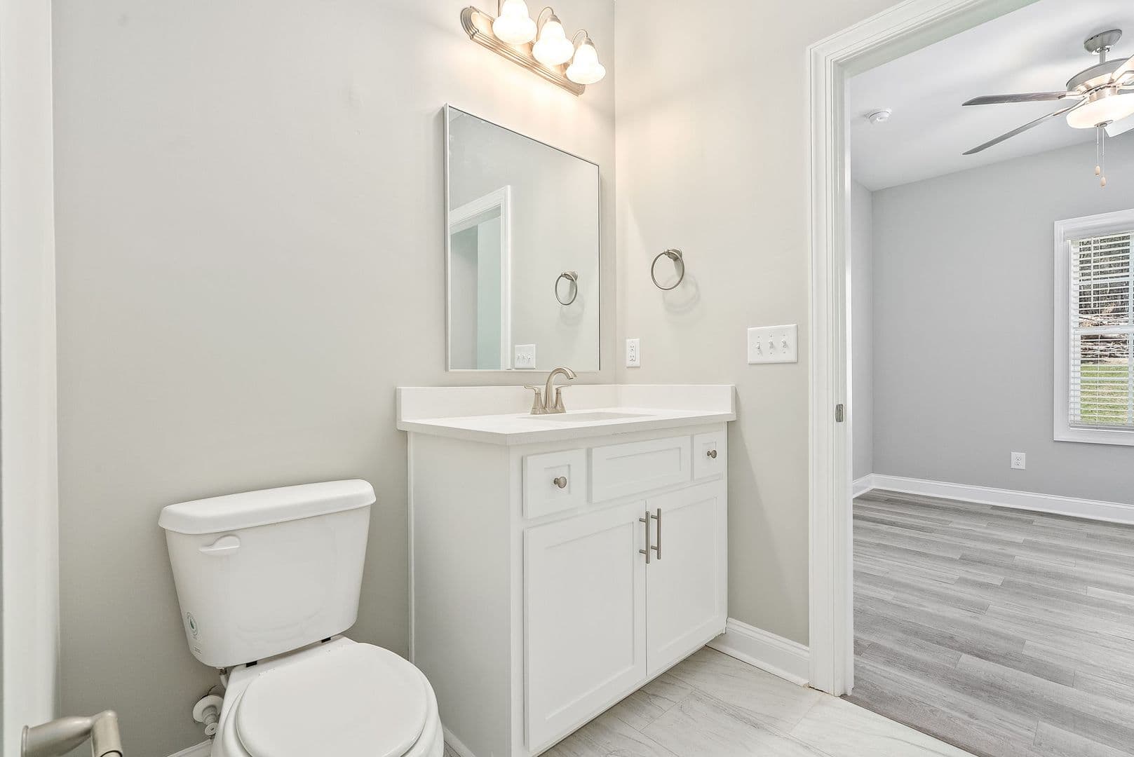 Auburn House: 2038 Downs Way