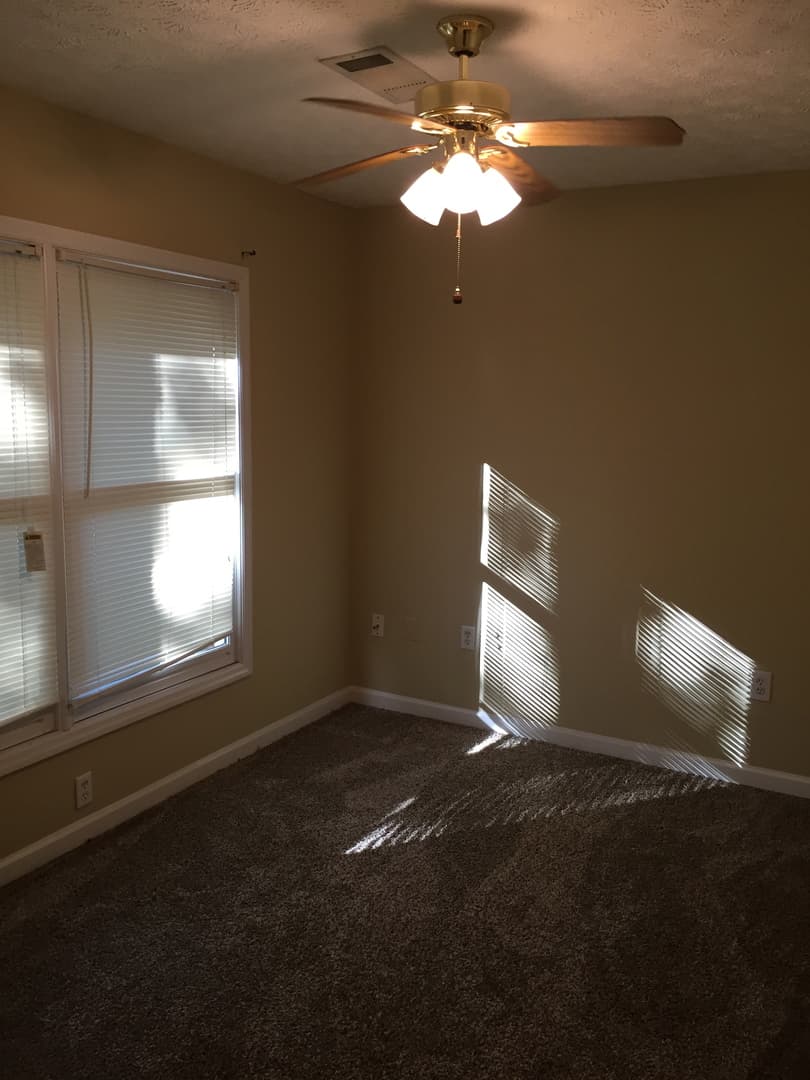 Auburn House: 738 Tanglewood Ave