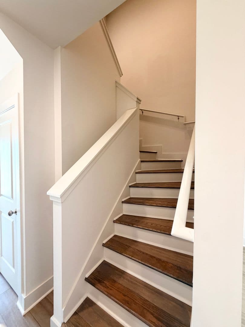 Auburn Apartment: 310 E Thach Ave