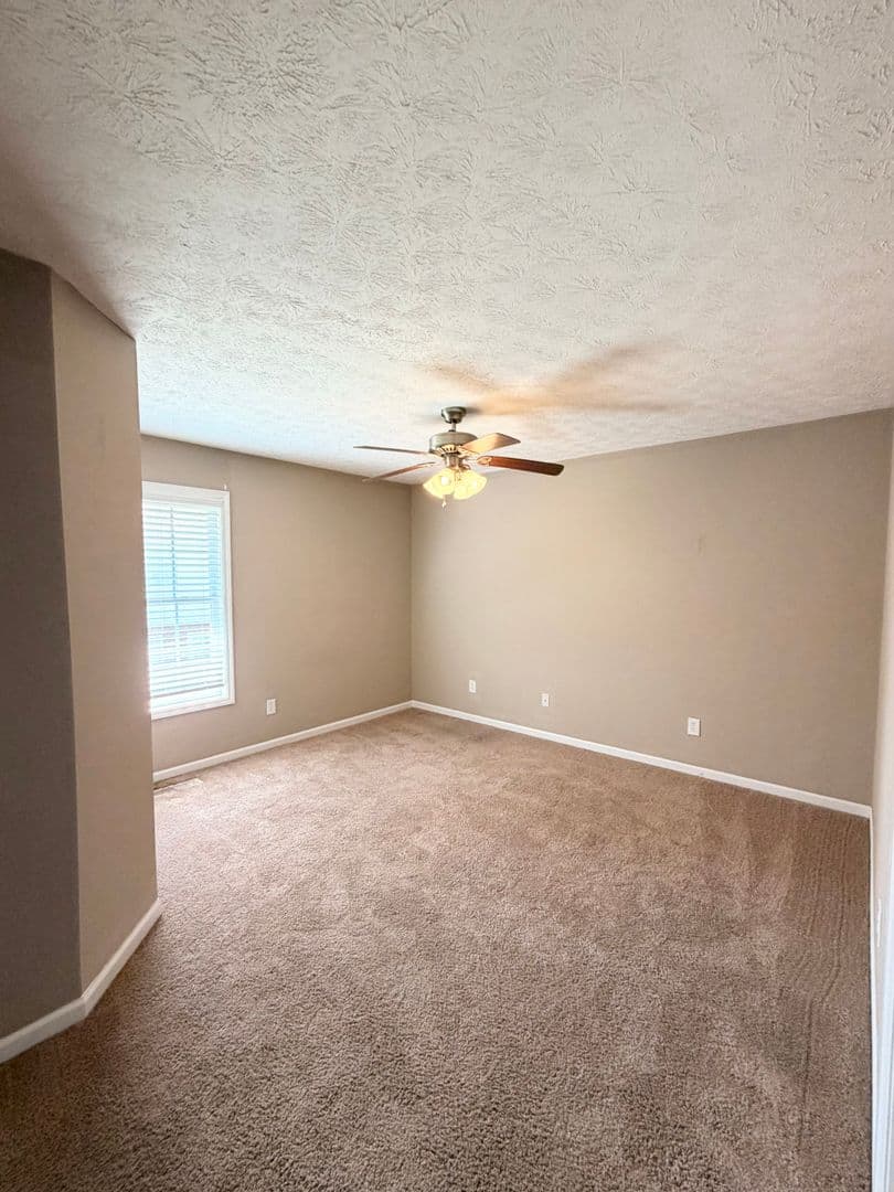 Auburn House: 1477 N Donahue Unit 803
