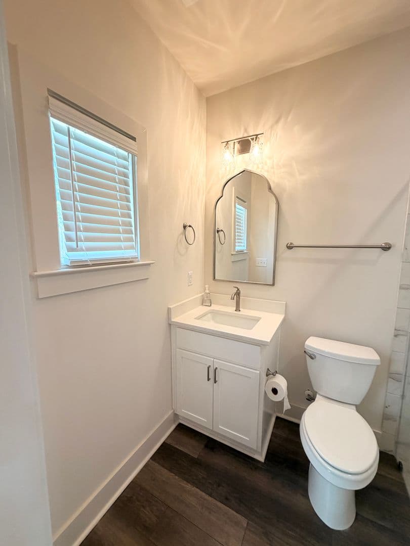 Auburn Apartment: 310 E Thach Ave
