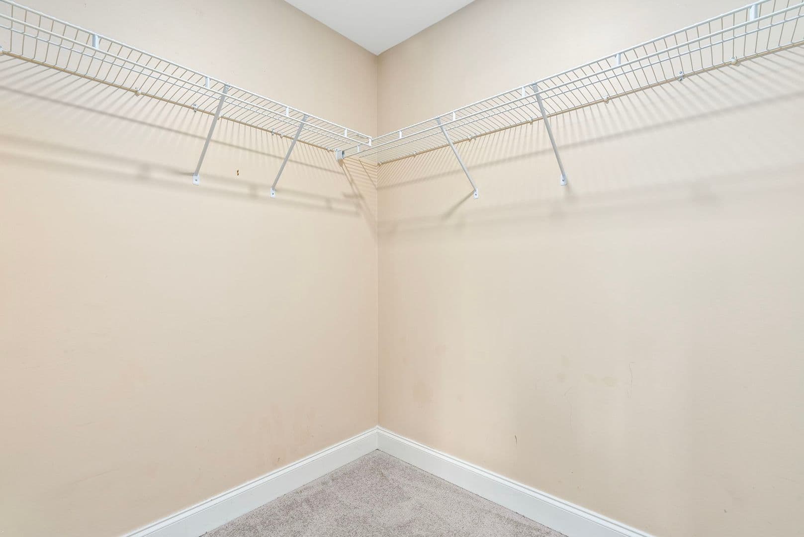 Auburn House: 1957 Wire Rd Unit 27