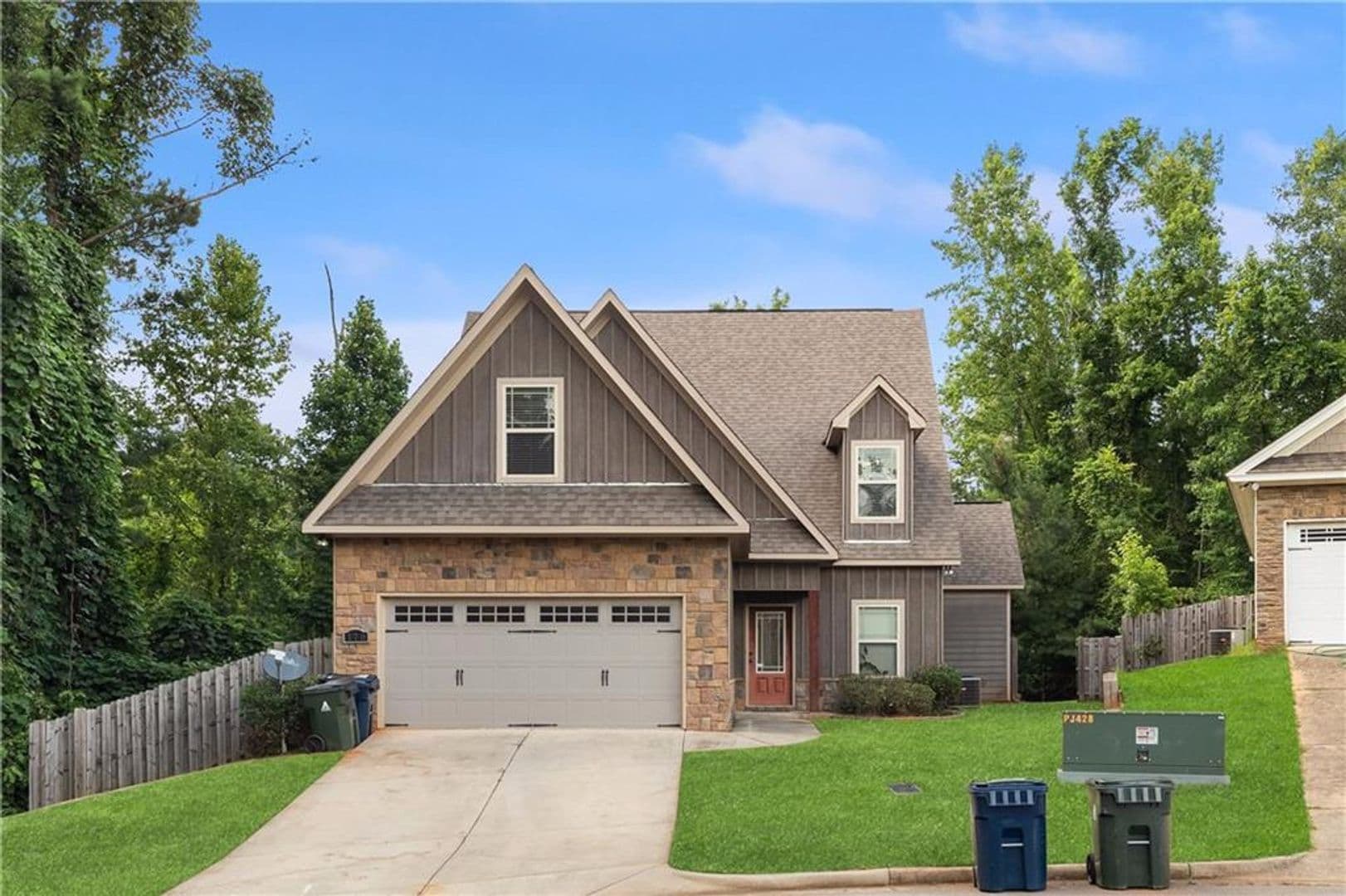 Auburn House: 178 Denali Ln