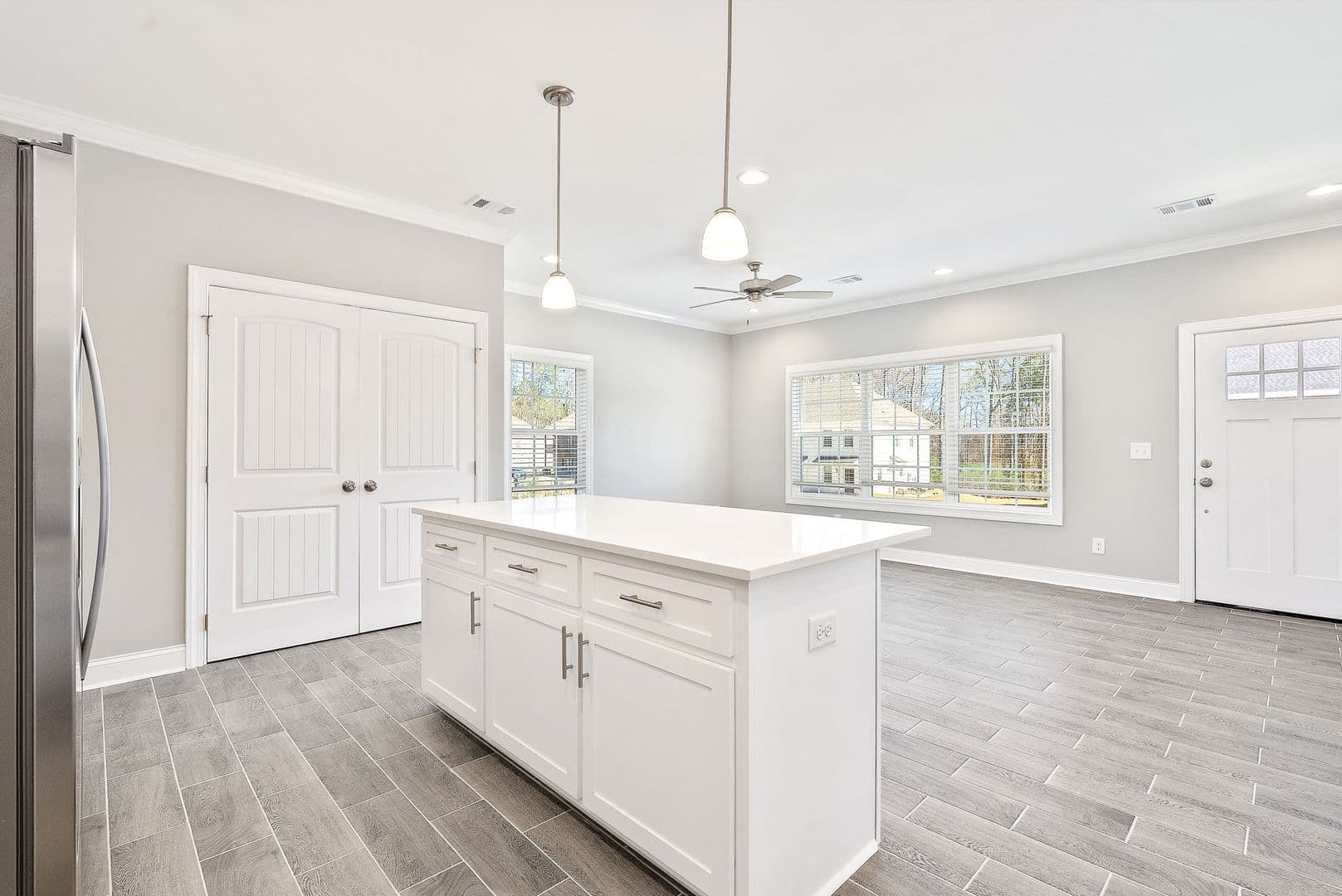 Auburn House: 2038 Downs Way