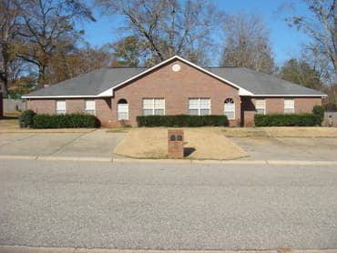 Auburn House: 136 Halal Court